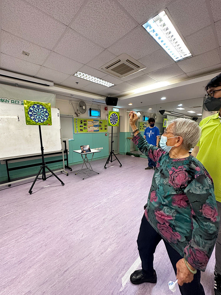 volunteer-darts-event-004
